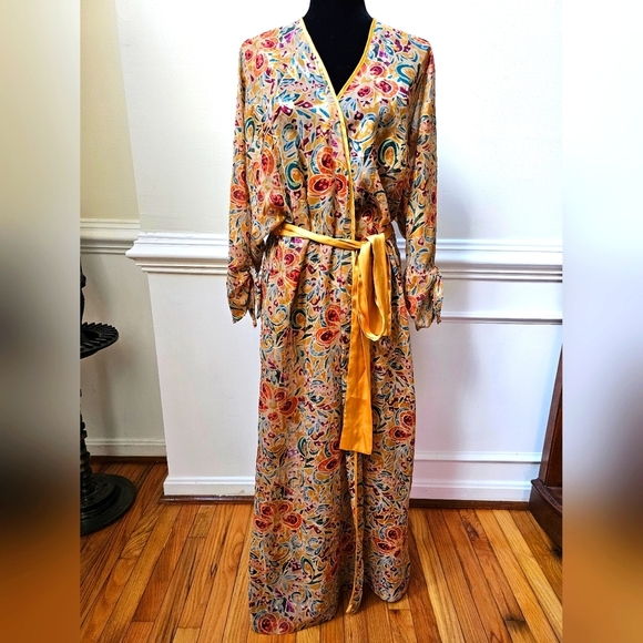 Victoria's Secret Other - Vintage Victoria's Secret Gold Label Gold Trim Floor Length Robe Size M/L